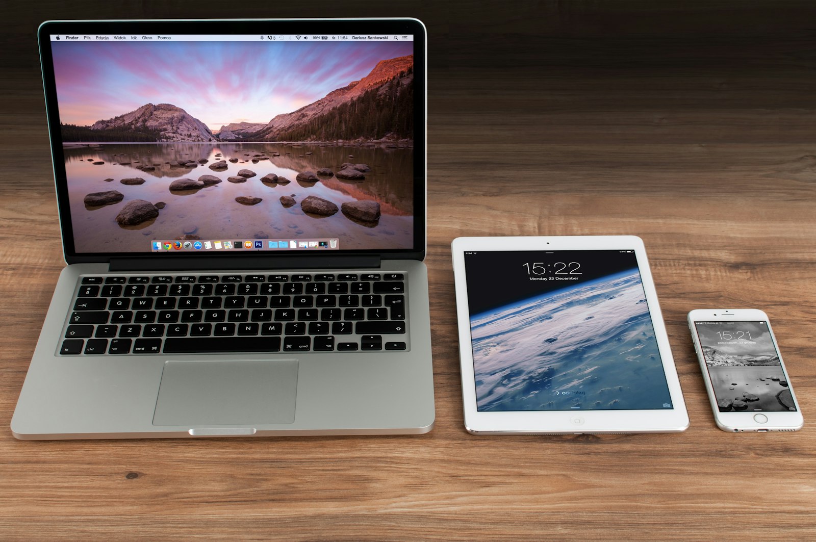 Responsive design for mobile SEO shown on a laptop, tablet and smartphone